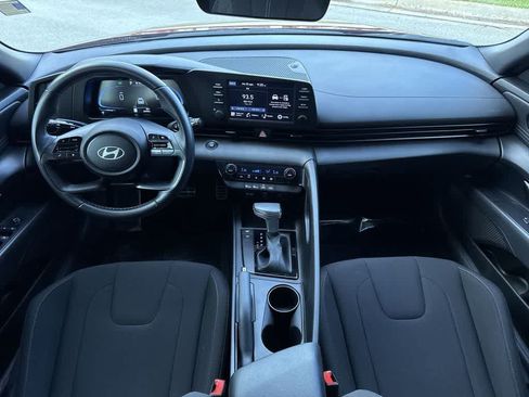 Used 2025 Hyundai Elantra Sport FWD image 24