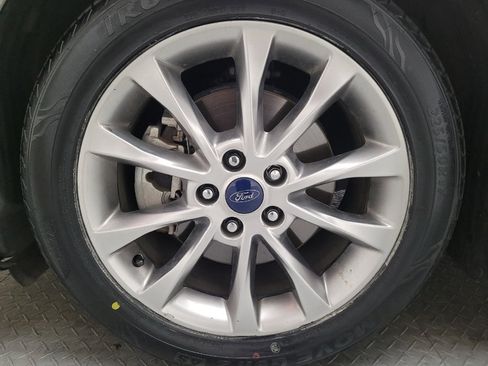 Used 2017 Ford Fusion SE FWD image 31