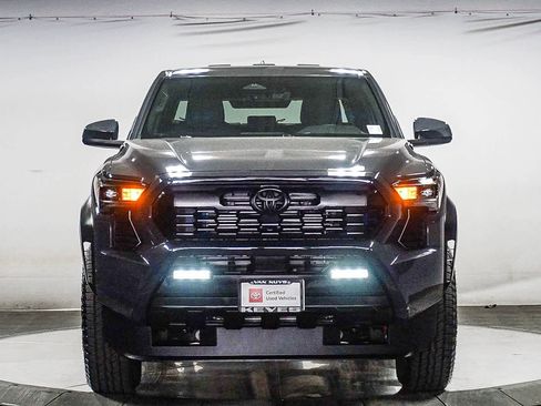 Certified 2025 Toyota Tacoma TRD Off-Road AWD/4WD image 3