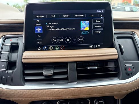 Used 2021 Chevrolet Tahoe Premier w/ Premium Package image 12