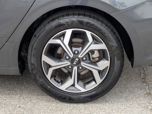 Used 2021 Kia Forte LXS image 9