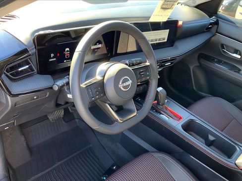 New 2025 Nissan Kicks SR w/ Illumination Package image 7