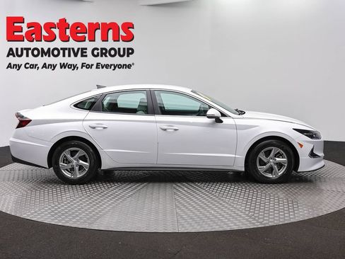 Used 2023 Hyundai Sonata SE FWD image 4