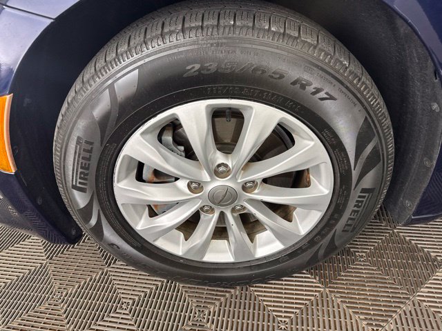 Used 2017 Chrysler Pacifica Touring-L FWD image 31