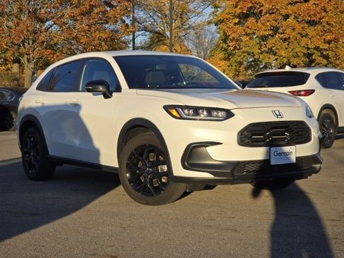 Certified 2025 Honda HR-V Sport image 2