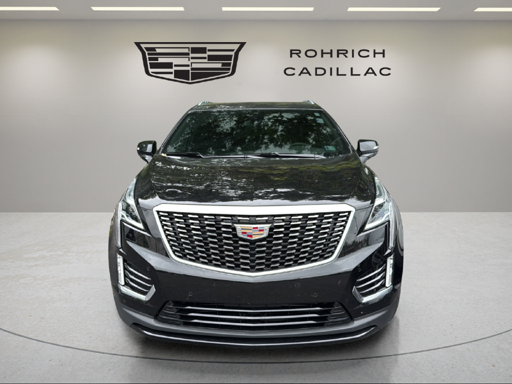 Certified 2025 Cadillac XT5 Luxury FWD image 2