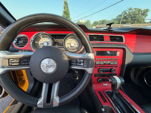 Used 2012 Ford Mustang Premium w/ V6 Coupe Accessory Pkg 1 RWD image 22