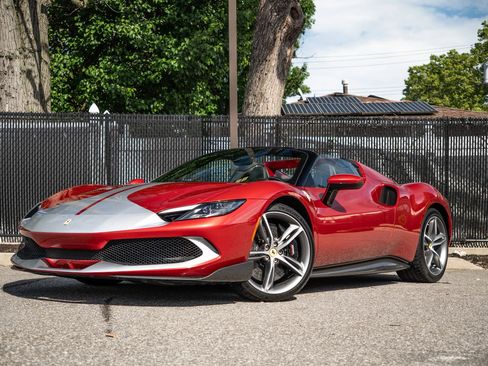 Used 2023 Ferrari 296 GTS RWD image 5