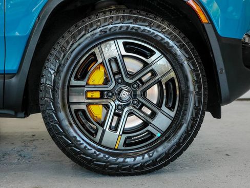 Used 2023 Rivian R1S Adventure AWD/4WD image 13