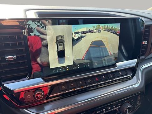 Used 2023 Chevrolet Silverado 1500 High Country w/ Technology Package image 15