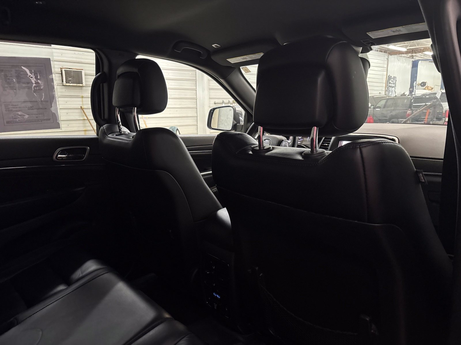 Used 2018 Jeep Grand Cherokee Limited AWD/4WD image 30