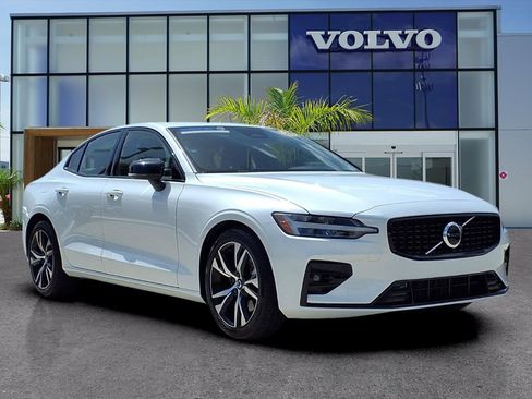 Certified 2024 Volvo S60 B5 Core FWD image 1