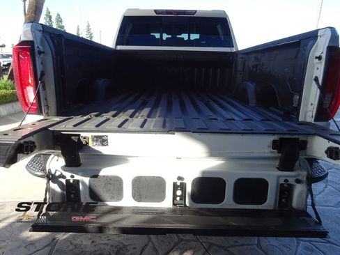 Used 2021 GMC Sierra 2500 SLT w/ SLT Premium Package image 9