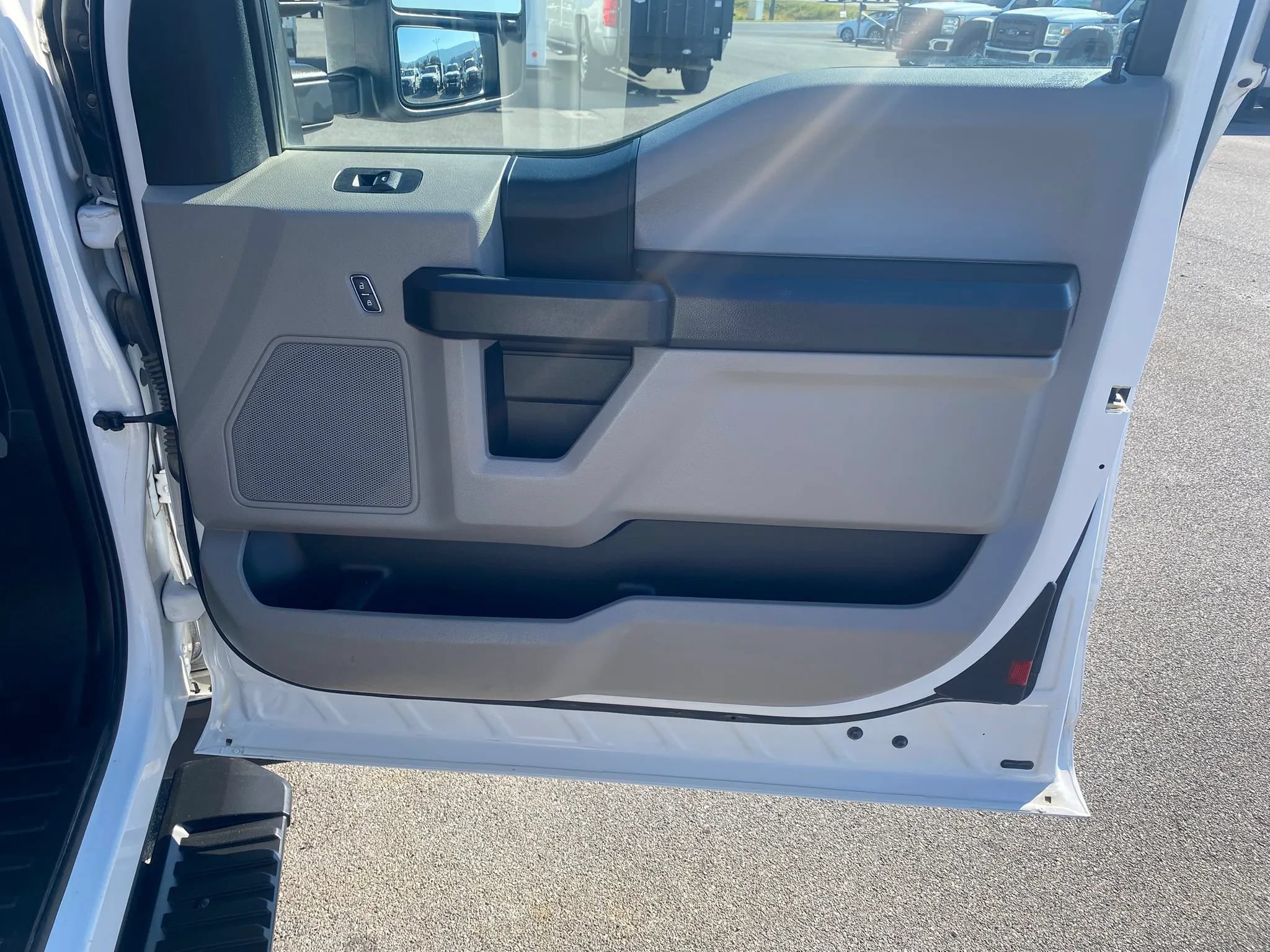 Used 2017 Ford F250 XL w/ Power Equipment Group AWD/4WD image 21