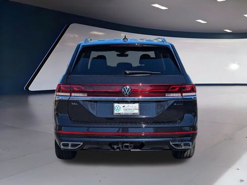 Certified 2026 Volkswagen Atlas Cross Sport SEL Premium R-Line AWD/4WD image 4