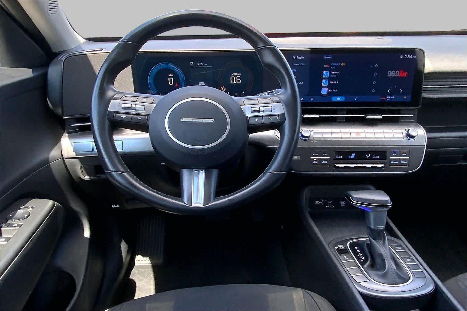 Used 2025 Hyundai Kona SEL AWD/4WD image 6