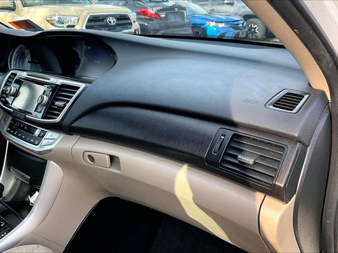 Used 2015 Honda Accord EX-L image 18