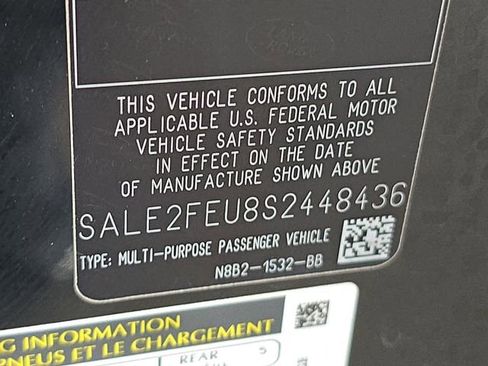 Certified 2025 Land Rover Defender 130 X-Dynamic SE AWD/4WD image 37