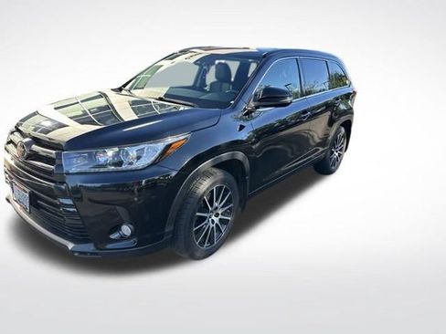 Certified 2017 Toyota Highlander SE AWD/4WD image 10
