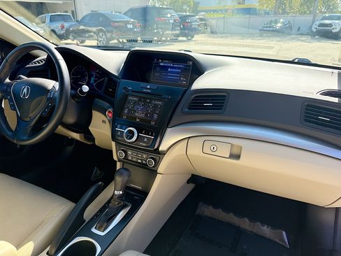Used 2017 Acura ILX w/ Premium Package image 32