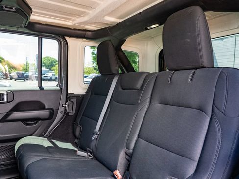 Used 2021 Jeep Wrangler Unlimited Sahara w/ Uconnect 4C Nav & Sound Group AWD/4WD image 23