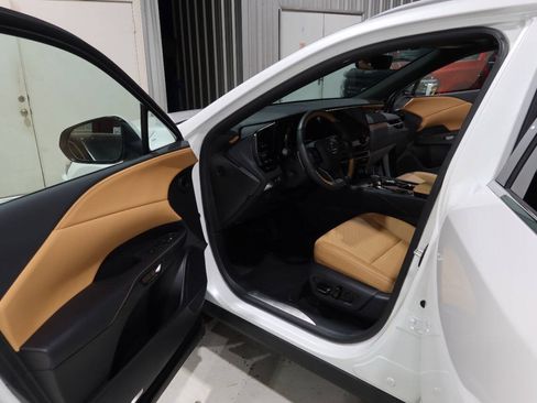 Used 2024 Lexus RX 350 Premium w/ Convenience Package FWD image 18