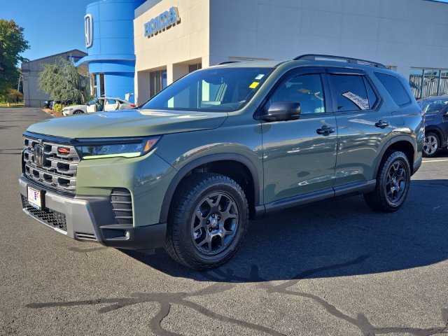 Used 2026 Honda Pilot TrailSport image 3