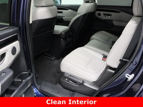 Used 2025 Honda Pilot Touring image 29