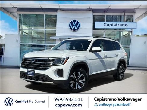 Certified 2025 Volkswagen Atlas SE FWD image 1