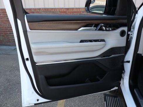 Used 2024 Jeep Grand Wagoneer Series II w/ Convenience Group III AWD/4WD image 8