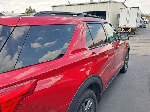 Used 2023 Ford Explorer XLT w/ XLT Sport Appearance Package AWD/4WD image 7