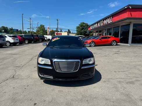 Used 2013 Chrysler 300 C AWD/4WD image 8