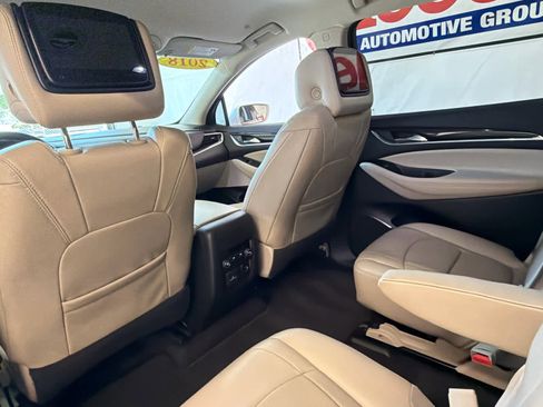 Used 2018 Buick Enclave Essence FWD image 17