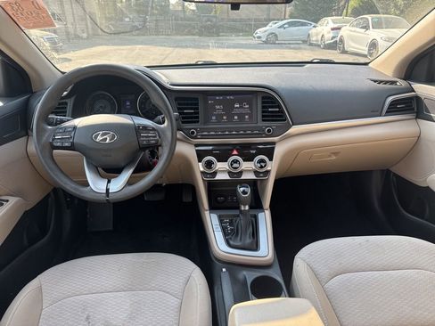 Used 2019 Hyundai Elantra SEL image 9