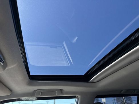 Used 2017 Toyota 4Runner Limited AWD/4WD image 18