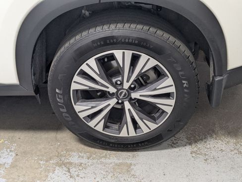 Used 2023 Nissan Rogue SV AWD/4WD image 25