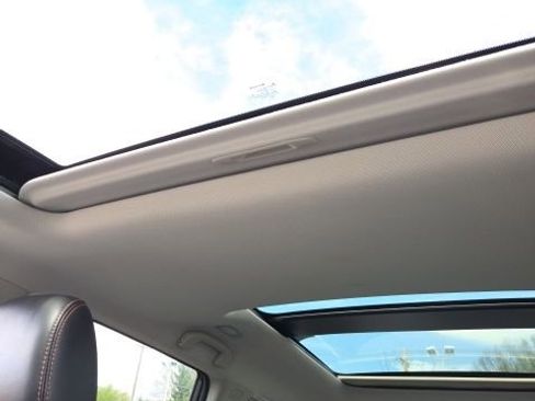 Used 2020 Nissan Pathfinder SL image 12