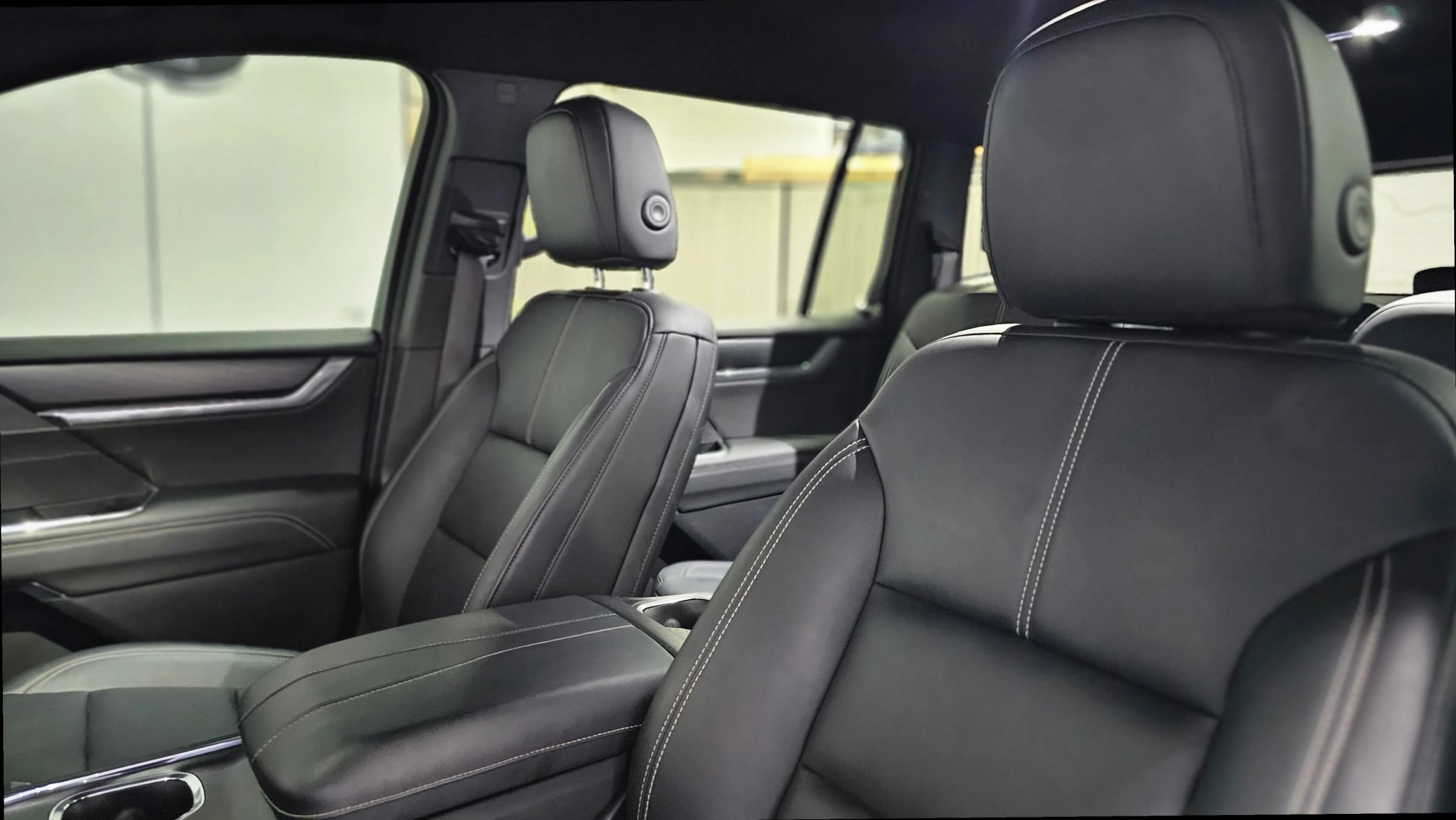 Used 2018 Jeep Grand Cherokee Laredo AWD/4WD image 17
