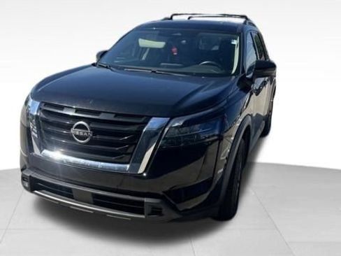 Used 2023 Nissan Pathfinder SV FWD image 4