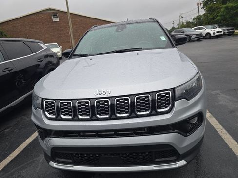Used 2025 Jeep Compass Limited AWD/4WD image 3