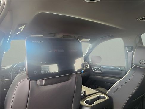 Used 2024 GMC Yukon SLT w/ SLT Luxury Package image 20