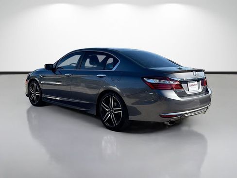 Used 2017 Honda Accord Sport image 5