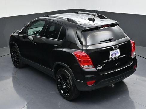 Used 2022 Chevrolet Trax LT w/ Midnight Edition AWD/4WD image 43