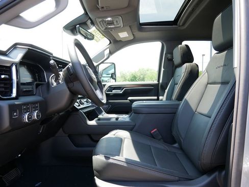 New 2026 GMC Sierra 3500 Denali w/ Denali Reserve Package AWD/4WD image 8