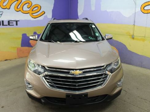 Used 2019 Chevrolet Equinox Premier w/ Premier True North Edition AWD/4WD image 3