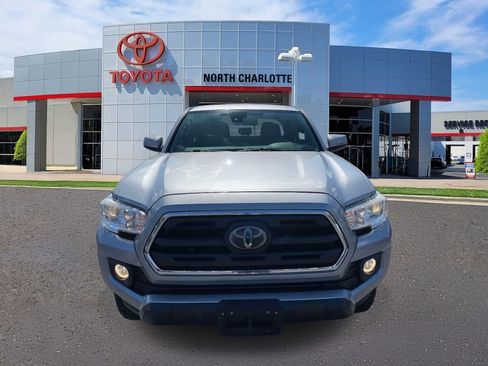 Used 2019 Toyota Tacoma SR5 image 3