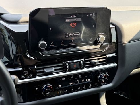 Certified 2025 Nissan Pathfinder SV image 12