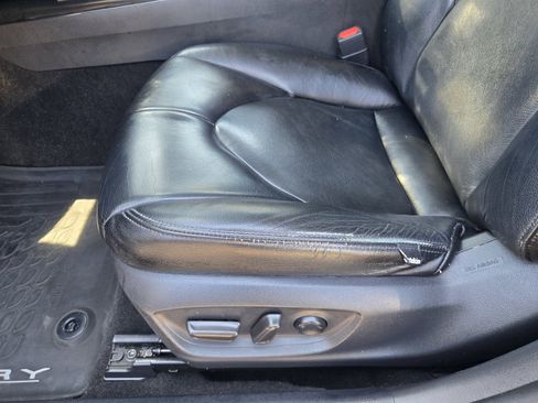 Used 2020 Toyota Camry SE FWD image 16