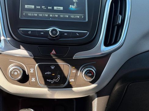 Used 2018 Chevrolet Equinox LS image 11