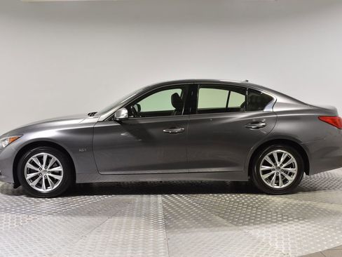 Used 2017 INFINITI Q50 2.0t w/ Moonroof Package image 2
